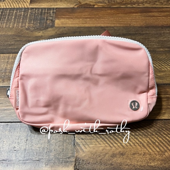 🍋Lululemon Everywhere Belt Bag, NWT - Picture 2 of 12
